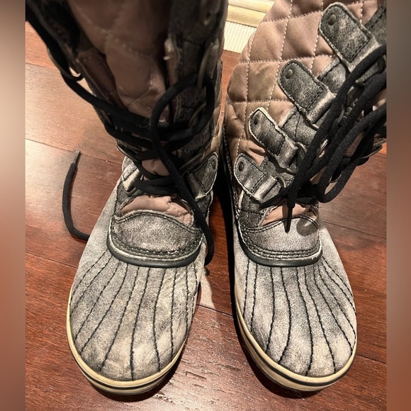 Sorel Tofino Snow Boots in Size 7.5 - Picture 3 of 4